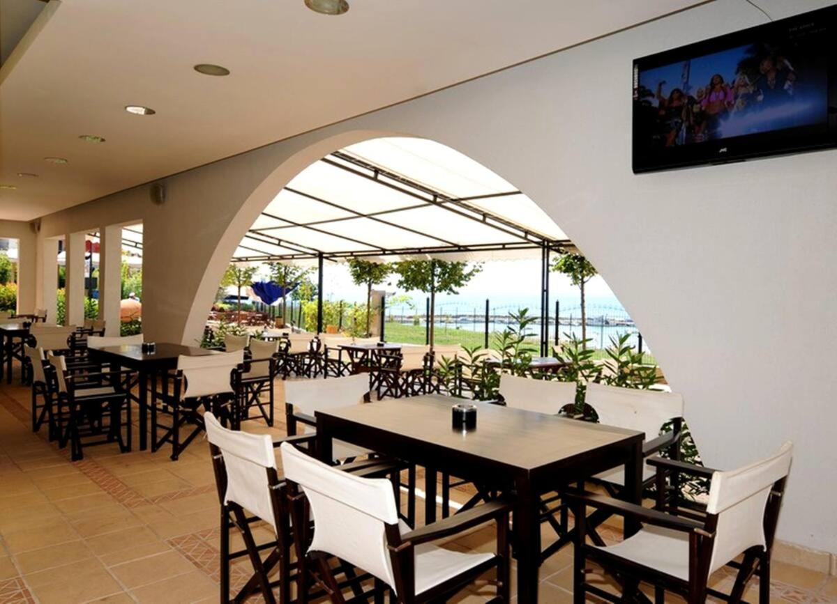 أهيلوي Quiet, Relax And Sand Beach Place With 4Star Service المظهر الخارجي الصورة