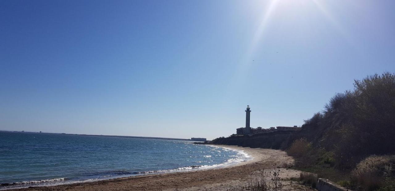 أهيلوي Quiet, Relax And Sand Beach Place With 4Star Service المظهر الخارجي الصورة